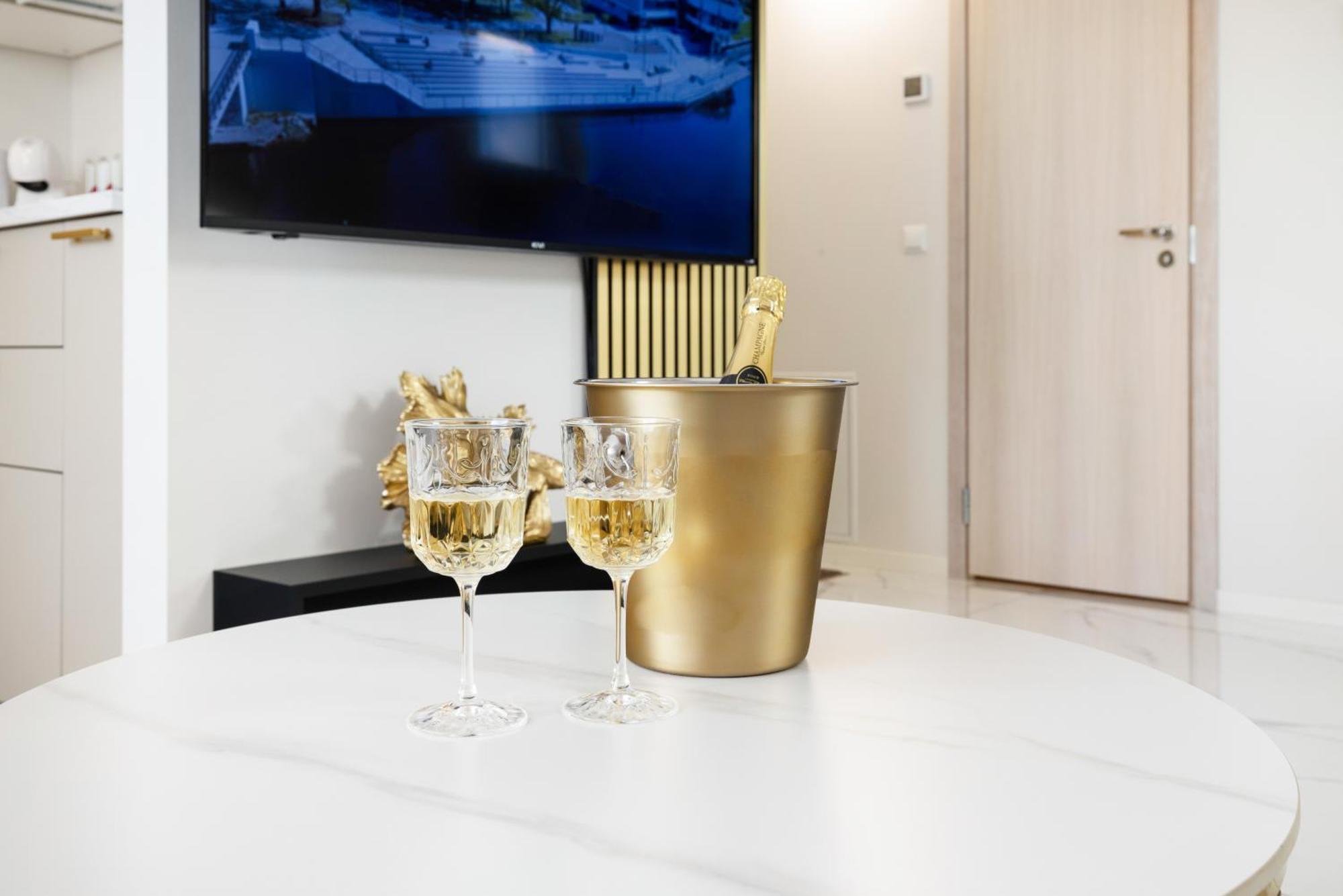 Fortune Apartments - River View, Contactless Tartu Buitenkant foto